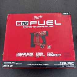 Milwaukee M18 Crown Stapler