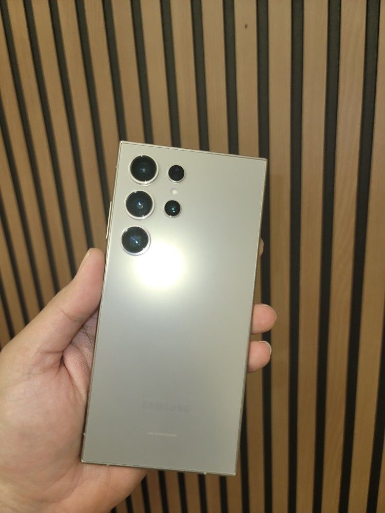 Samsung Galaxy S24 Ultra Unlocked 