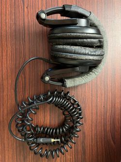 Shure SRH440 studio headphones