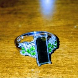 Emerald Green Rectangular Ring 