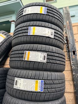 235 45 18 vendo un set de llantas nuevas con garantías marca GOODYEAR