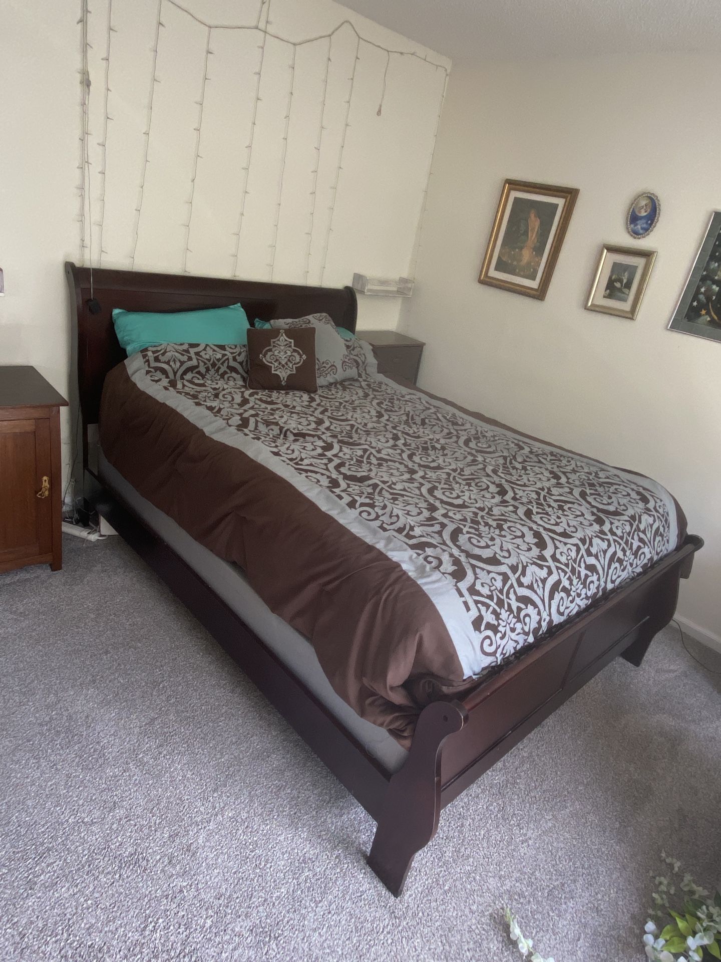 Dark Cherry Wood Bed And Dresser Set