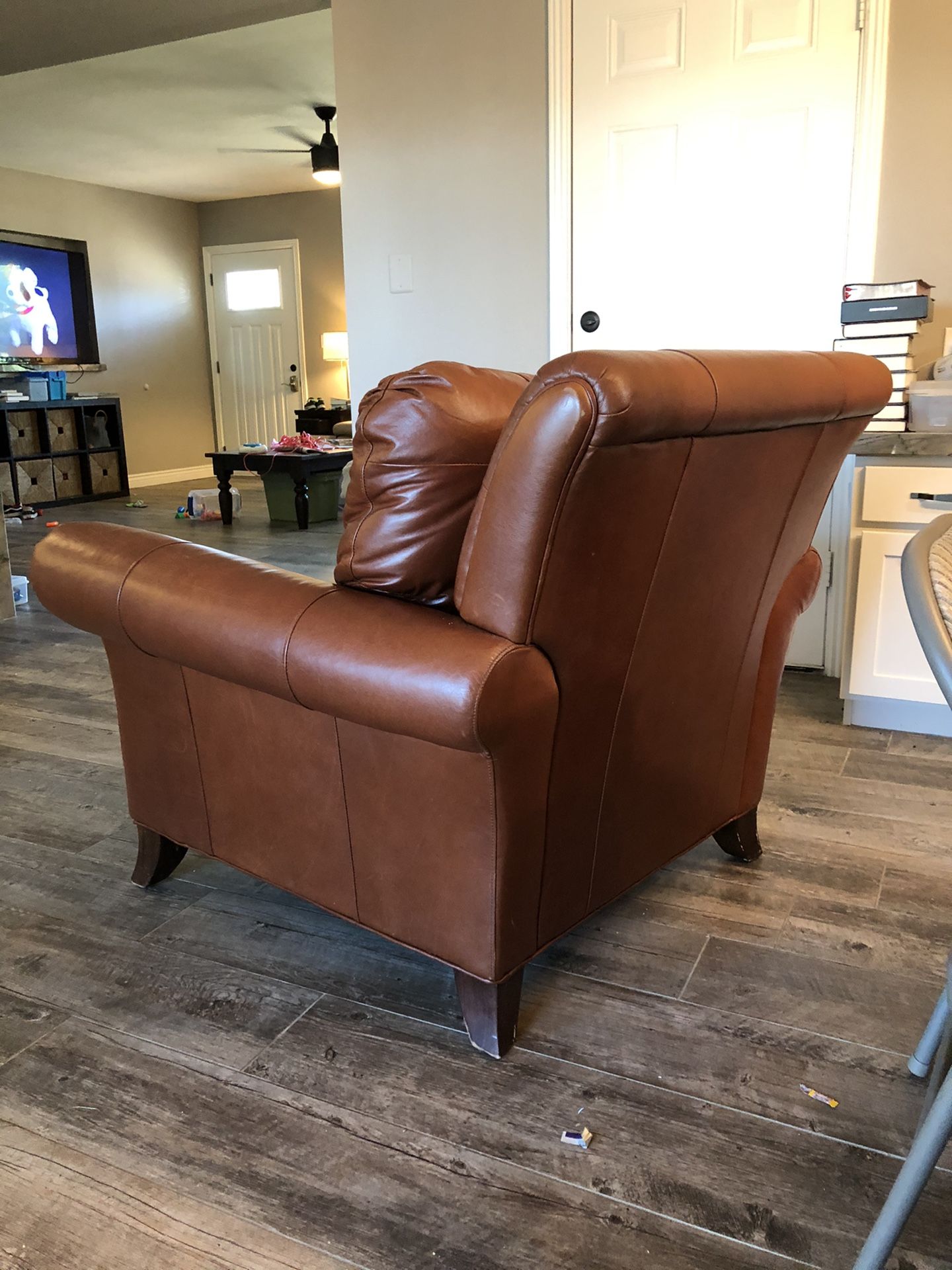 Leather Reading Chair for Sale in Phoenix, AZ OfferUp