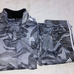 FIRM IN MERCED‼️SELLING TOGETHER YOUTH ADIDAS SET SIZE 14/16