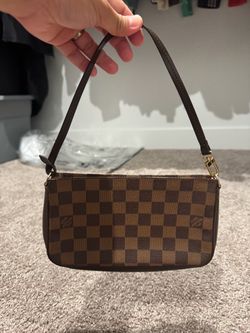 Louis Vuitton damier ebene pochette accessoires