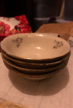 Set of 4 bowls