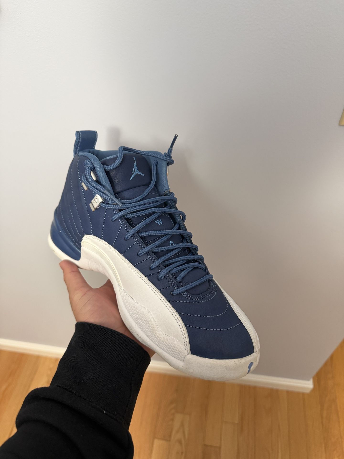 Jordan 12’s size 8