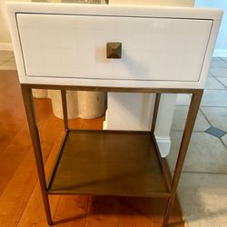 Gabby Home White Side Table 18.25 H By 18w