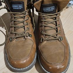 Mens Size 8  boots