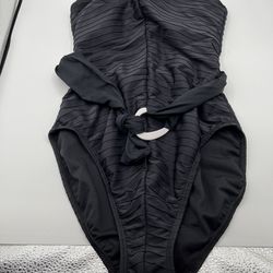 Time And Tru Women’s Black Halter 1-piece Bathing Suit