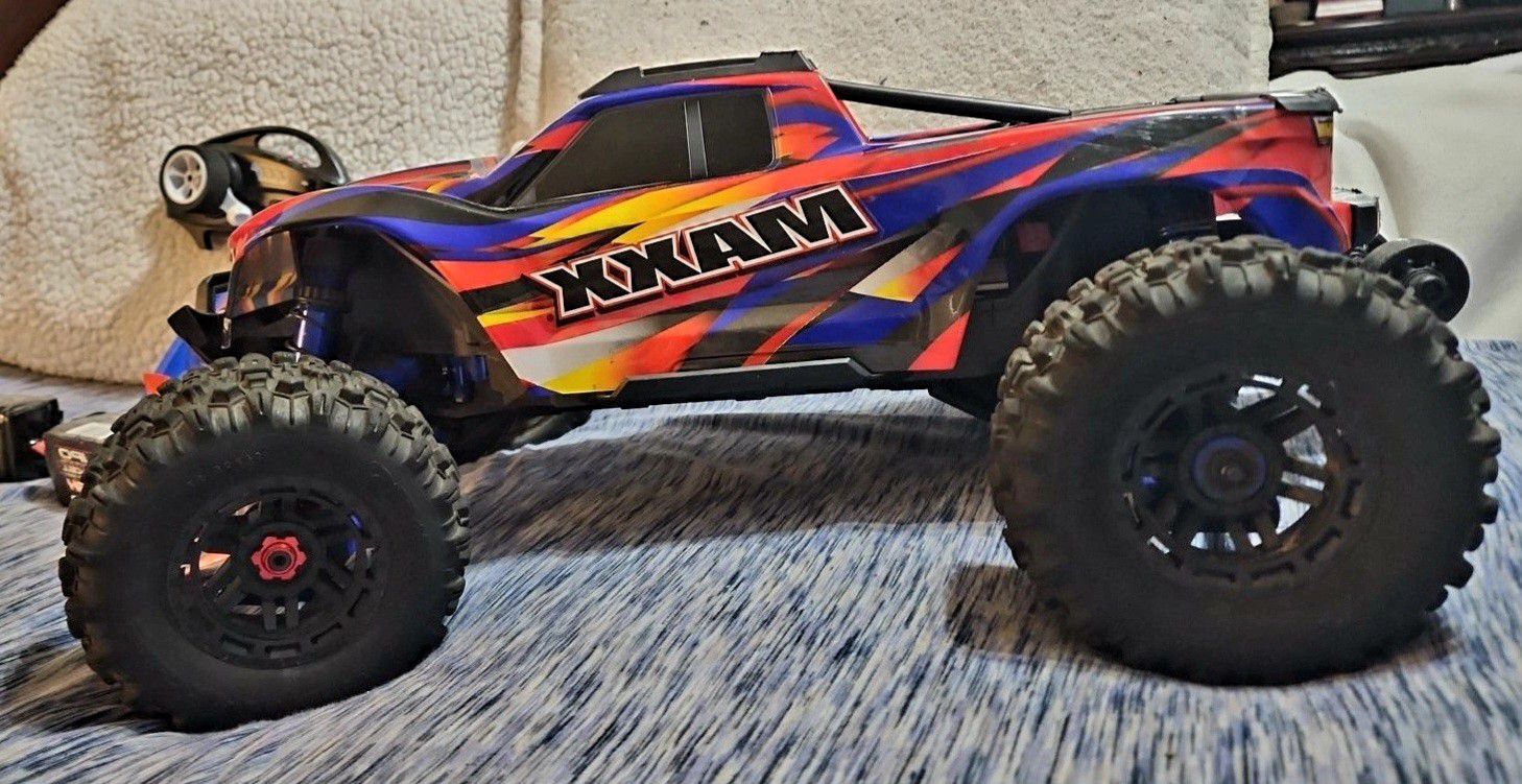 Traxxas Maxx Rc 4S 4wd Basher, 2 Batteries, Charger Included. 