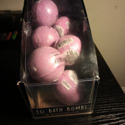 BODY & EARTH Bath Bombs