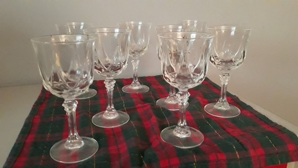 Crystal-Cut Stemware. 8 Wine Goblets