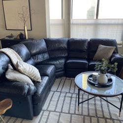 Real Leather Couch   Has 2  Built In Recliners