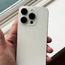 Apple iPhone 16 Smartphone