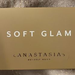 Anastasia Soft Glam Palette