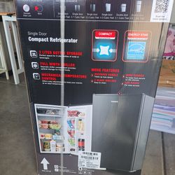 Galanz 3.3 Cubic Feet Single Door Compact Refrigerator 
