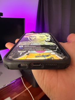 iPhone 13 Pro 128GB Graphite Unlocked + New OtterBox Case