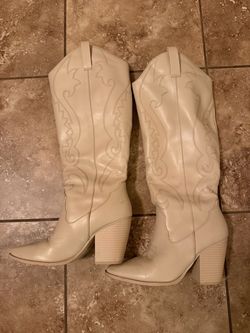 Women’s cow girl boots size 7