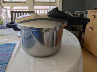 FREE: Fagor stovetop pressure cooker