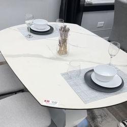 55’ (78.5’) Dining Marble Extendable Table With 4 Chairs