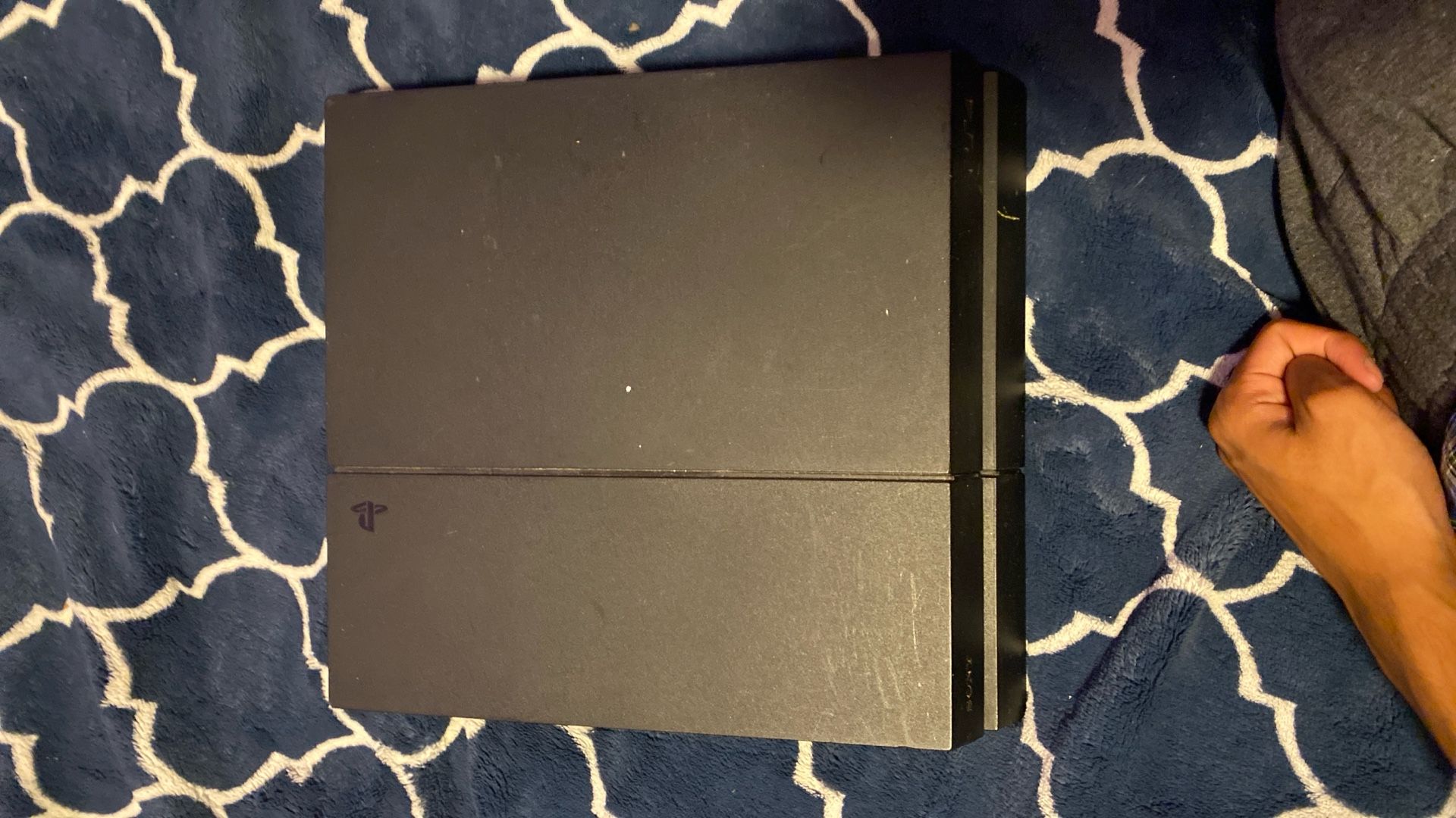 (pre Owned) PlayStation 4 Svin