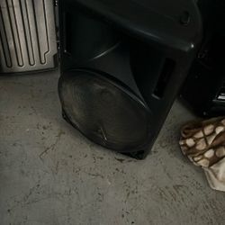 DJ speakers