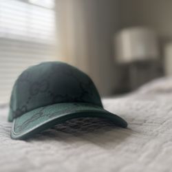 Authentic Gucci Men’s GG Canvas Baseball Hat – Green (New)