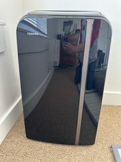 Like New Toshiba Smart Portable AC Unit