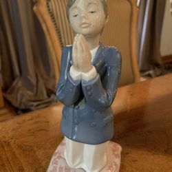 Lladro 6088 “Communion Prayer Boy”
