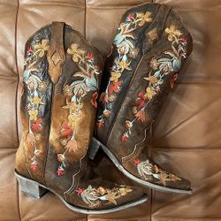 Corral, Floral Embroidered Lamb Western Boots, Snip Toe, Brown, Size 11 