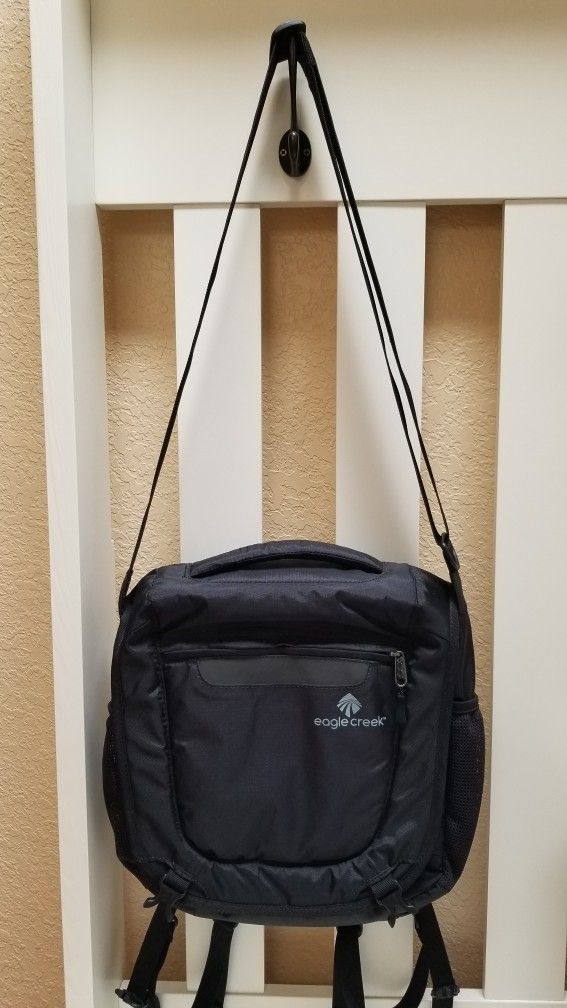Eagle Creek Catch-All Courier Pack


