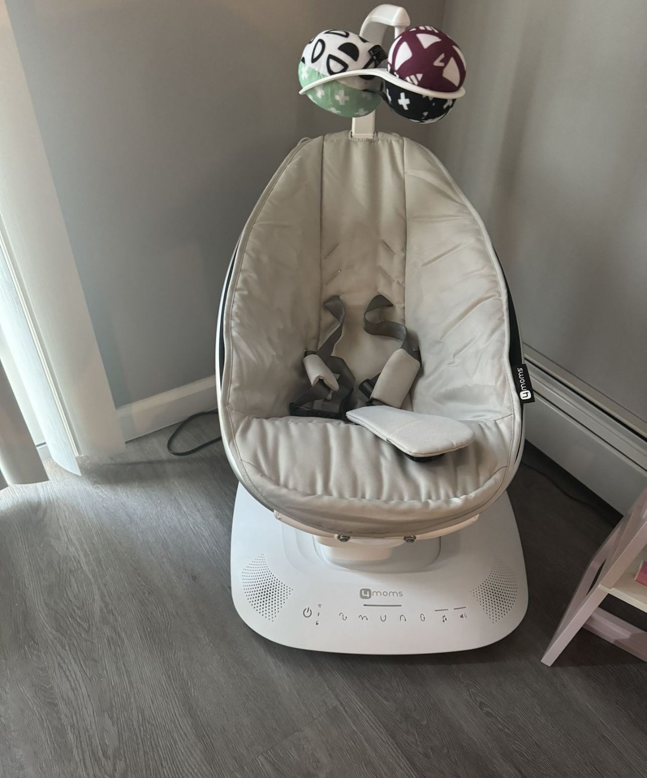 4moms Mamaroo With New Born Inset