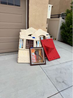 Free playhouse