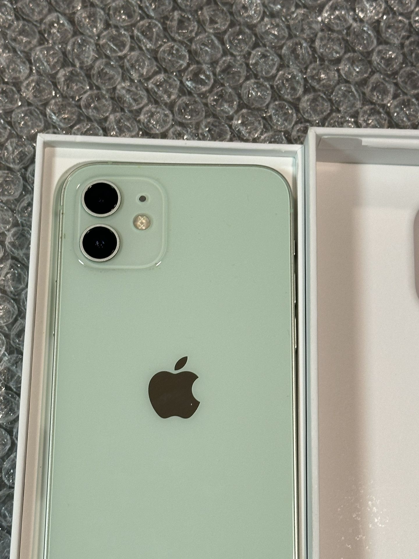 iPhone 12 128GB Green UNLOCKED Like New