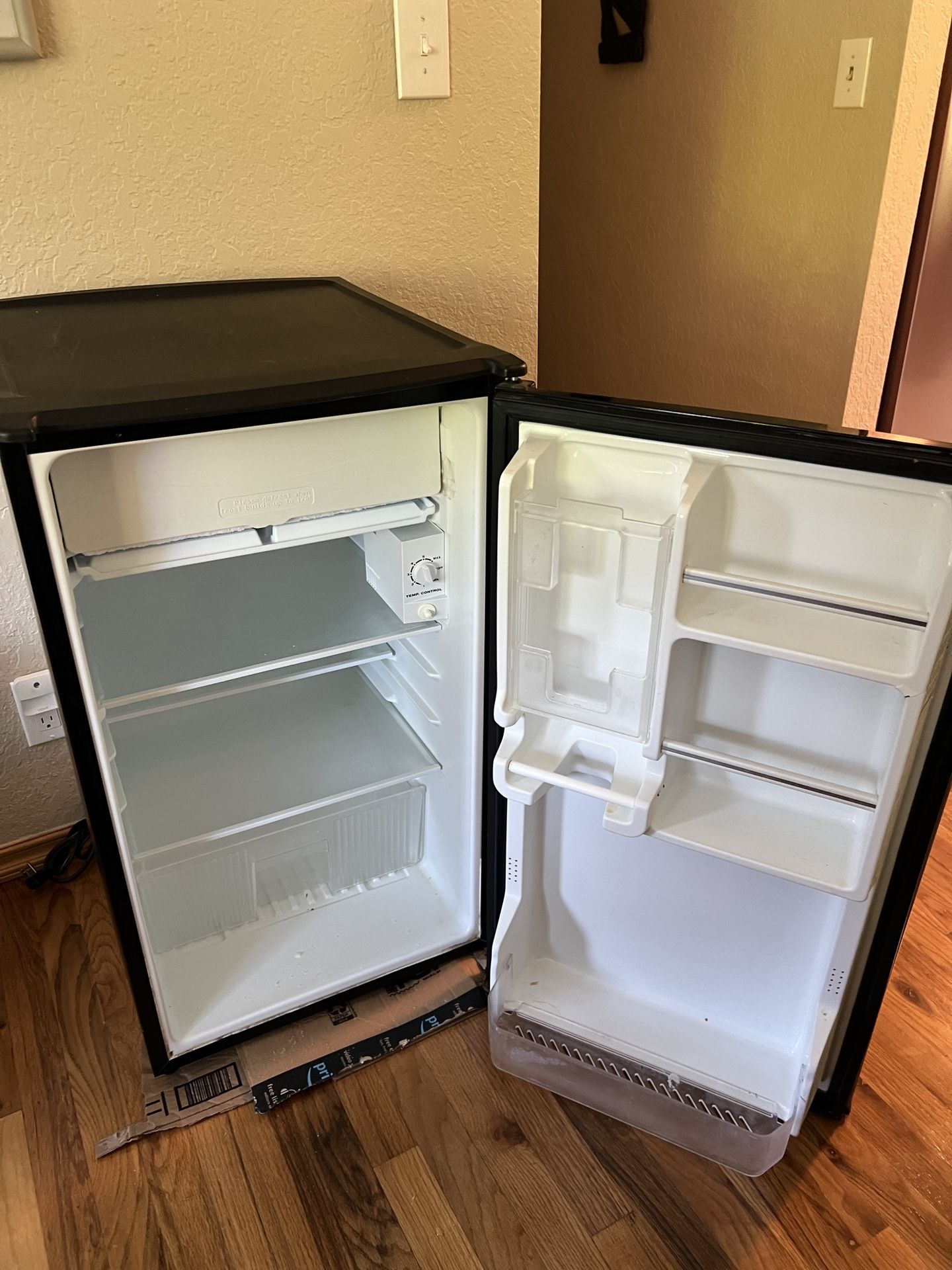 Mini Refrigerator 