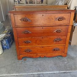Antique 4-Drawer Chest! 