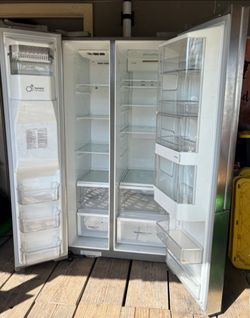 LG Stainless Steel Side-by-Side Refrigerator – Ice & Water – Works Great
