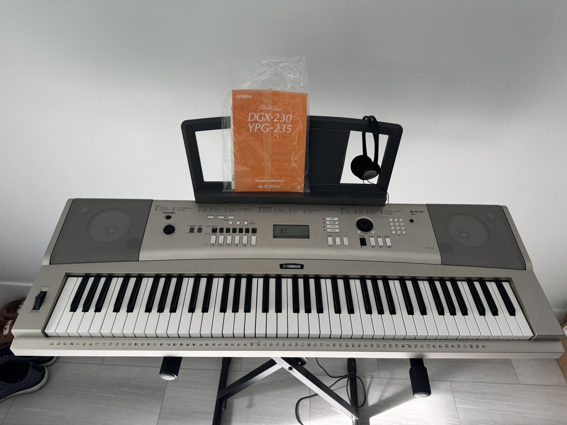 Yamaha Portable Grand YPG-235