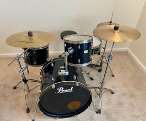 In Upland 91784. Pearl Forum complete 4 Piece drum set 22 12 13 14” mixed cymbals 14 top Paiste HH stands pedal throne $275 cash 2401 n Euclid ave Upl
