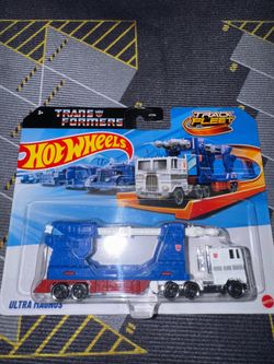 Hot Wheels 2025 Transformers Ultra Magnus Track Fleet 1:64
