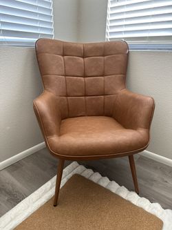 Vegan Leather Tufted Chair