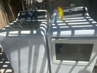 GE Washer and Electric Dryer Set
