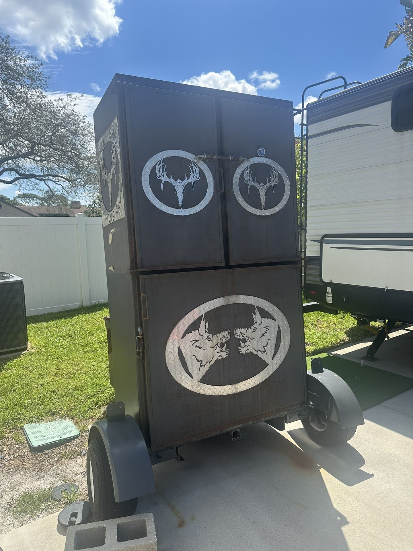 Smoker Trailer And Grill 