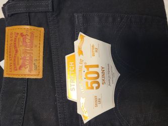 New Black Levis🖤🖤🖤