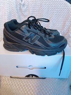 New Balance 1906R in the "Triple Black" (or "Black / Phantom") colorway size 4