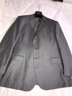 Brioni suit