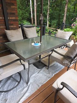 Umbrella Table no chairs no um