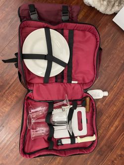 🍷✨ Picnic Backpack for 4 – Complete Charcuterie & Wine Set ✨🍷