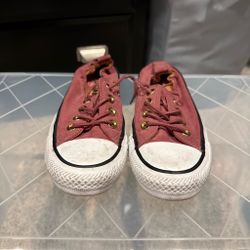 4 Pairs of Size 6 shoes